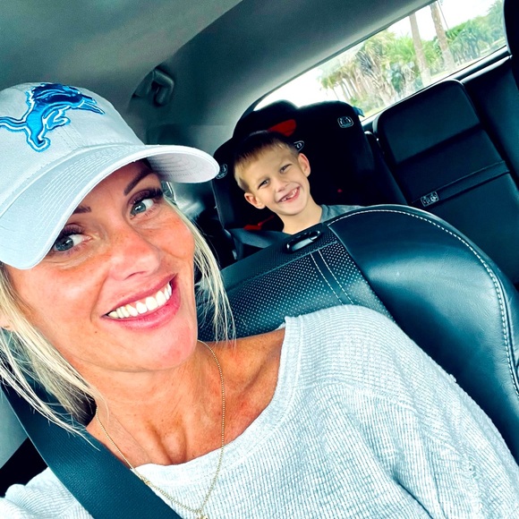 Meet your Posher, Linzi - Picture 1 of 5